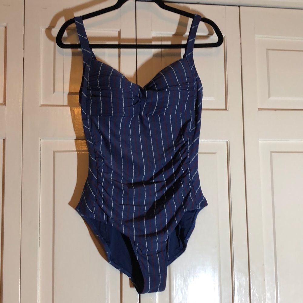 NIPTUCK SWIM One Piece 4th of July Special Red White and Blue SZ 10
